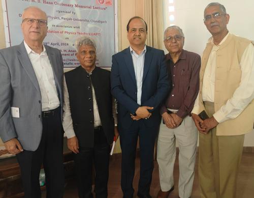 HS-Hans-Birth-Centenary-44
