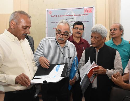 HS-Hans-Birth-Centenary-45