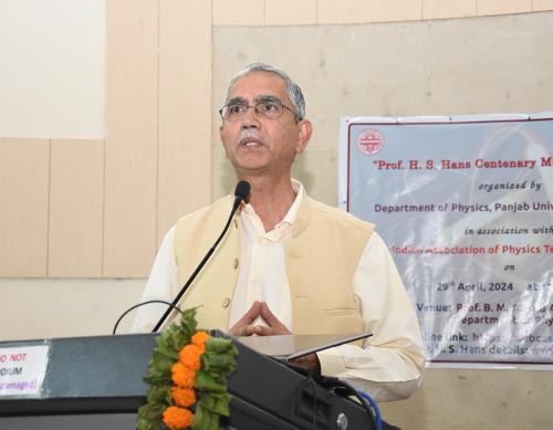 HS-Hans-Birth-Centenary-54